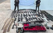 Aseguran vehículo con 50 armas, cartuchos y cargadores en Badiraguato