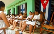 Cuba denuncia que más de 32 mil embarazadas afrontan riesgos añadidos por el bloqueo petrolero de EU