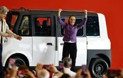 “Misión cumplida”: Sheinbaum presenta “Olinia”, el primer auto eléctrico mexicano (Video)
