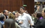 Empujones en la discusión sobre “narcocandidaturas”; acusan a morenista de estar borracho (Videos)