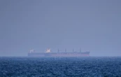 Irán vuelve a restringir el paso por Ormuz tras denunciar a EU por incumplir el alto el fuego