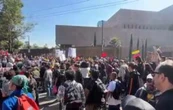 Protestan en la Embajada de EU en México por la captura de Nicolás Maduro (Videos)