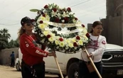 Colectivos despiden a hijo de Cecilia Flores, quien seguirá en la búsqueda de su otro hijo