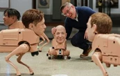 Perros robot con cabezas de Musk y Zuckerberg recorren museo de Berlín en nueva muestra de arte