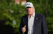 Trump anuncia suspensión de ataques contra Irán "previstos para mañana" a petición de aliados árabes
