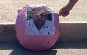 Mujeres queman figura de Félix Salgado Macedonio durante marcha del 8M en Guerrero
