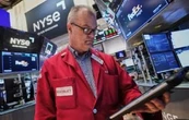 Precio del petróleo roza los 100 dólares mientras el mercado estadunidense frena su racha récord