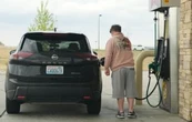 La gasolina en EU cuesta 50 por ciento más que antes de la guerra con Irán