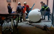 Trabajador cae de cuarto piso junto con tanque de gas estacionario en la Benito Juárez