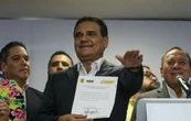 Pese a amenaza de la FGR, jueza frena por tiempo indefinido captura de Aureoles