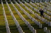 Trump hablará en el Cementerio Nacional de Arlington por el Día de los Caídos