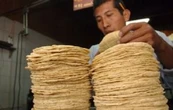 Sheinbaum firma acuerdo para evitar que aumente el precio de la tortilla