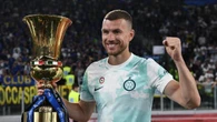 Dzeko vuole continuare per altri due anni: due le possibilità, ci sono anche Roma e Como