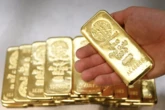 Đọc nhanh 12-5: Giá dầu bật tăng trở lại, vàng trong nước lao dốc hơn 2,3 triệu đồng/lượng