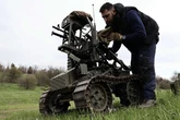 Ukraine đạt lợi thế trên chiến trường nhờ robot, drone và xe tăng điều khiển từ xa