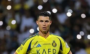 Ronaldo đánh bại Messi trong cuộc bình chọn nửa triệu người