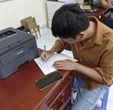 Bình luận so sánh phát triển giữa hai tỉnh, một người bị mời làm việc