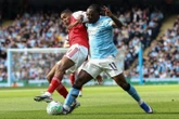 Premier League gay cấn đến phút cuối