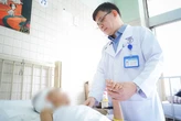 Hai tháng cứu sống ngoạn mục bé trai 10 tuổi tại TP.HCM bị cây rơi trúng đầu