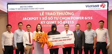 Người đàn ông ở TP.HCM trúng 344 tỉ vé số Vietlott: Nhìn dãy số trùng kết quả mà tôi thấy run