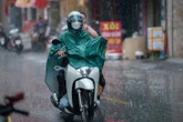 Đón không khí lạnh giữa mùa hè, Hà Nội đang mưa to, cảnh báo ngập lụt nhiều tuyến phố