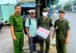 Nhờ 'mắt thần đường phố', phường Nhiêu Lộc xử phạt người gắn quảng cáo trái phép