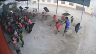 Thót tim với cảnh gió lốc thổi bay bàn ghế, học sinh chạy tán loạn ở Lào Cai