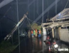 Điện lực miền Trung nói sẽ cấp lại điện cho dân vùng bão trong 3 ngày