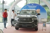 Lái thử Innova Cross tại sự kiện Toyota Cross Line Up, khách 'chốt' đặt cọc