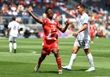 FIFA có tự tay phá nát giải đấu con cưng?