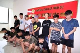 Mang hung khí diễu phố, 9 thanh niên bị tạm giữ