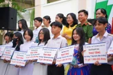TP.HCM: Nhiều trường không nhận hoa chúc mừng lễ khai giảng, xin chuyển thành học bổng