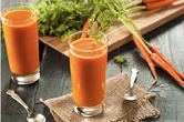 Uống nhiều nước ép cà rốt, coi chừng vàng da, ngộ độc