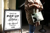 Sàn Shein và Temu của Trung Quốc sụt mạnh tại Mỹ, lấn tới ở châu Âu