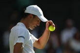 Câu chuyện cổ tích của tay vợt hạng 733 ở Wimbledon kết thúc