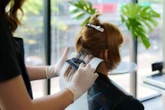Kế toán, thợ làm tóc có nguy cơ mắc ung thư buồng trứng cao hơn những nghề khác?