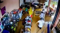 Triệu tập 11 người liên quan vụ thiếu niên bị chém tử vong ở quán cà phê