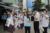 Sáng nay, gần 4.000 thí sinh bước vào kỳ thi lớp 10 đầu tiên ở TP.HCM