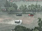 6 hành vi nguy hiểm khi lái xe dưới trời mưa: Điều tài xế hay làm, ngỡ an toàn hóa ra ngược lại