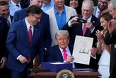Tin tức thế giới 5-7: Ông Trump ký ban hành siêu luật, Hamas sẵn sàng đàm phán ngừng bắn