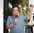 Nông dân phải có nguồn thu khác từ trái cam, trái dừa, củ khoai lang