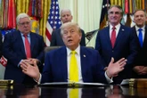 Tin tức thế giới 5-6: Ông Trump tin rất dễ lấy uranium Iran; Nga cân nhắc dùng thêm tên lửa Oreshnik