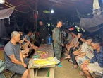 Xuyên đêm băng rừng vây ráp đại công xưởng 'vàng tặc', bắt 60 người khai thác vàng trái phép