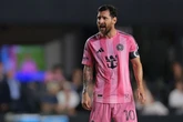 Messi bị cắt đứt chuỗi ghi bàn kỷ lục bằng trận thua đậm