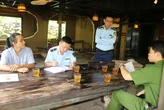 Quán Sa Mộc bán đúng giá 700.000 đồng 2 chai rượu, nhưng bị phạt vì chưa có giấy phép