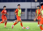 U23 Việt Nam vừa tập vừa quan sát đối thủ