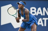 VĐV 18 tuổi gây sốc khi đánh bại tay vợt số 2 thế giới Coco Gauff