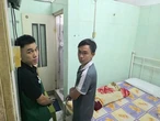 Hai thanh niên hội 'vỡ nợ thích làm liều' trói bà chủ nhà nghỉ gần 70 tuổi cướp 16 cây vàng