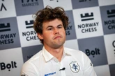 Magnus Carlsen đăng quang siêu giải Na Uy đầy kịch tính