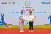 Đi xem bóng đá, cô sinh viên bất ngờ được nhận thưởng